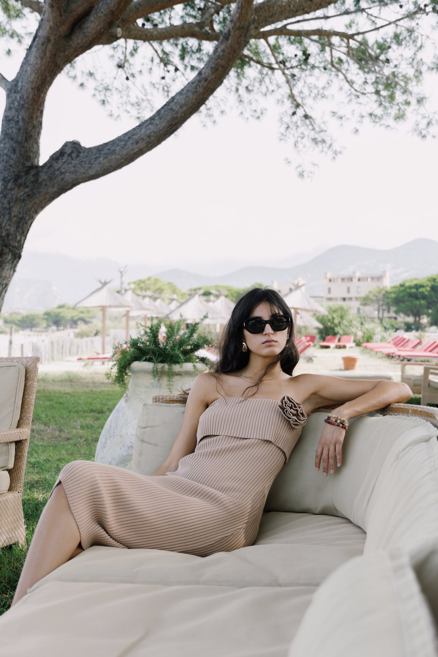 🤍 LHEYA – Robe de grâce silencieuse