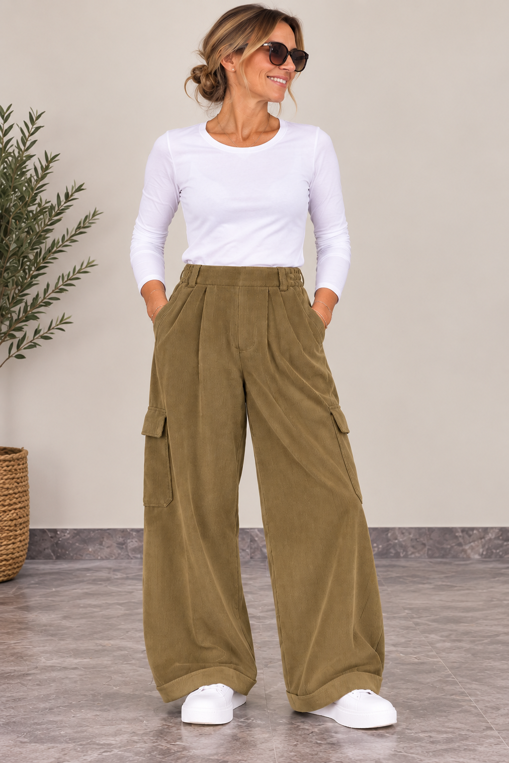 Pantalon cargo large femme en velours côtelé fin olive / palude – SHANTI